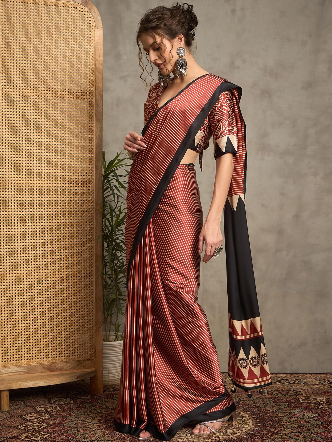 AKHILAM Women's Pure Crepe Striped Printed Saree With Unstitched Blouse Piece (NORAJRK101_HS_Parent)